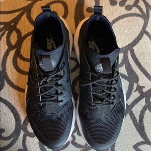 Nike Ultra Air Huaraches